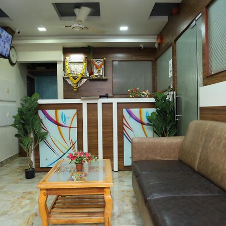 Hotel Satyam Residency Нави Мумбаи Экстерьер фото
