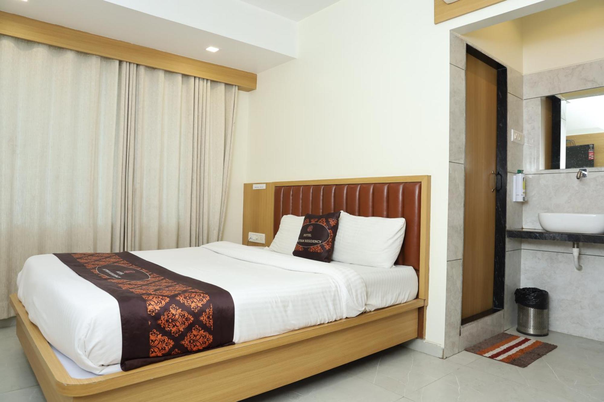Hotel Satyam Residency Нави Мумбаи Экстерьер фото