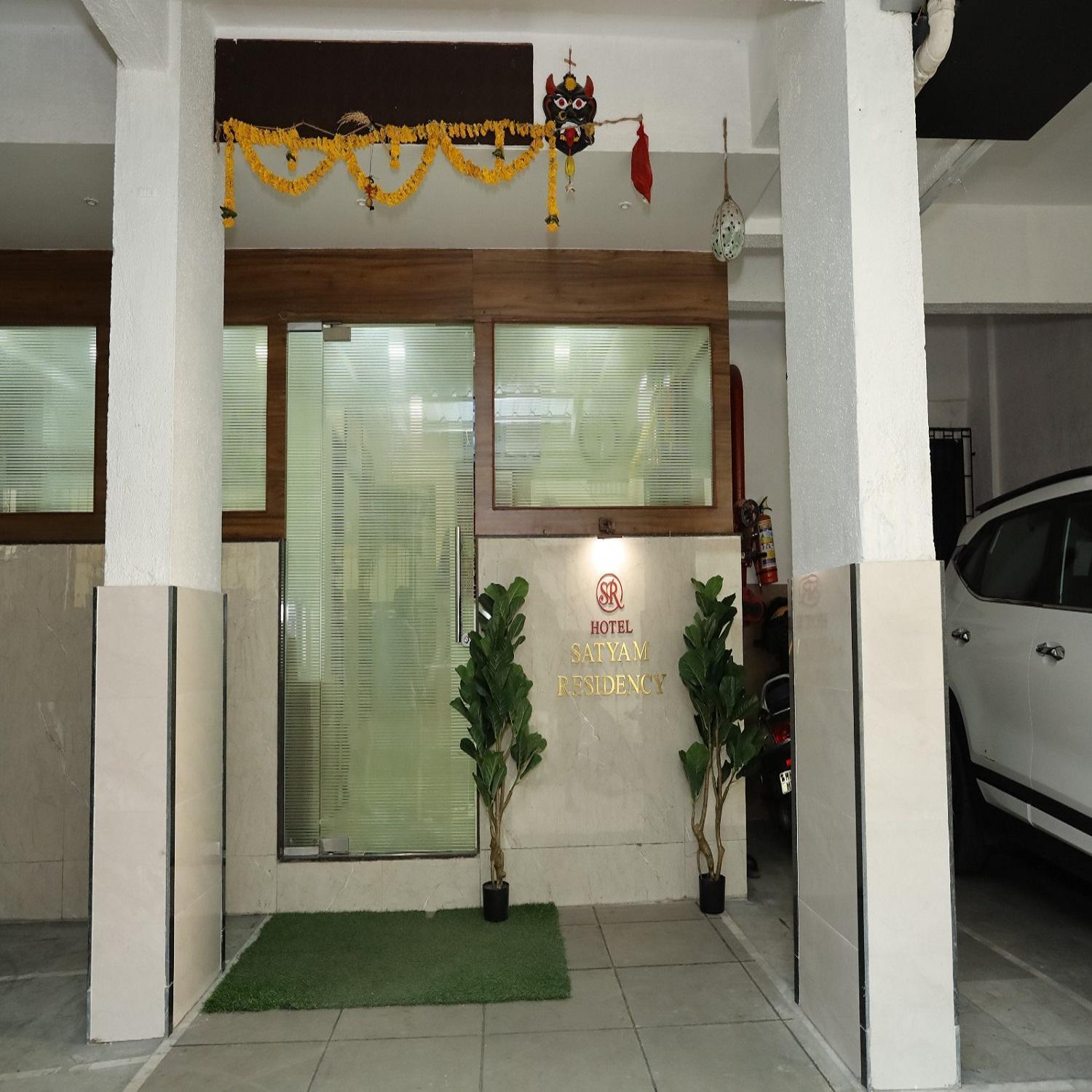 Hotel Satyam Residency Нави Мумбаи Экстерьер фото