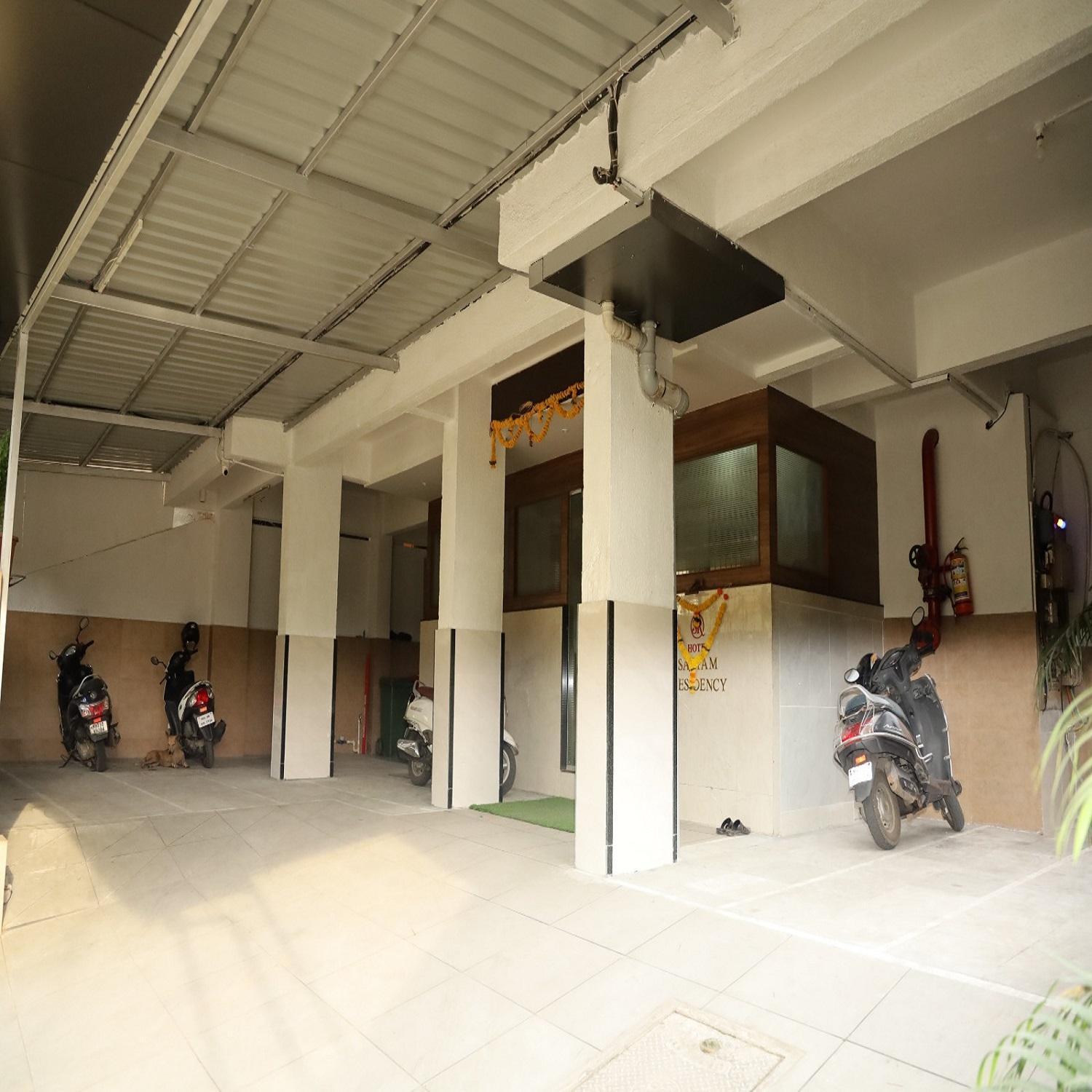Hotel Satyam Residency Нави Мумбаи Экстерьер фото