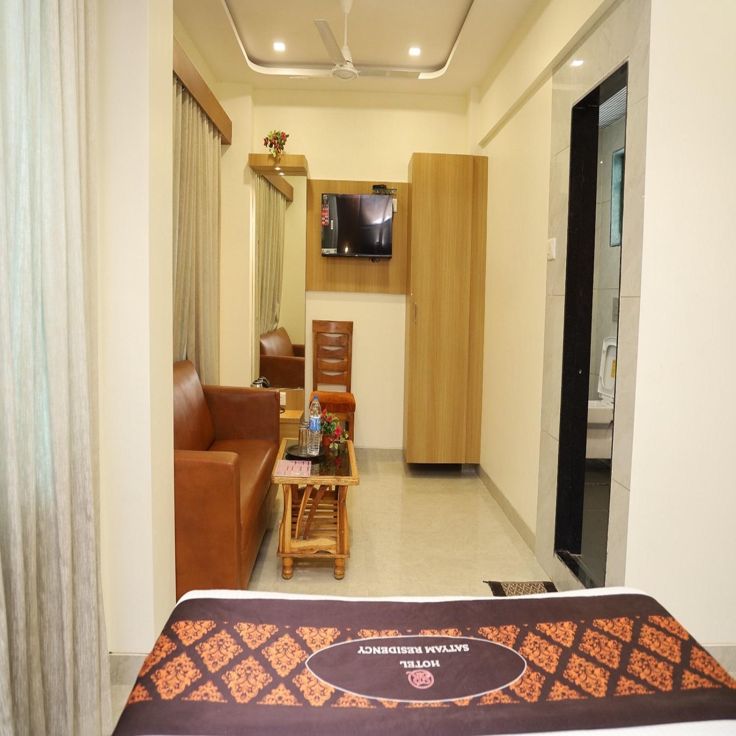 Hotel Satyam Residency Нави Мумбаи Экстерьер фото