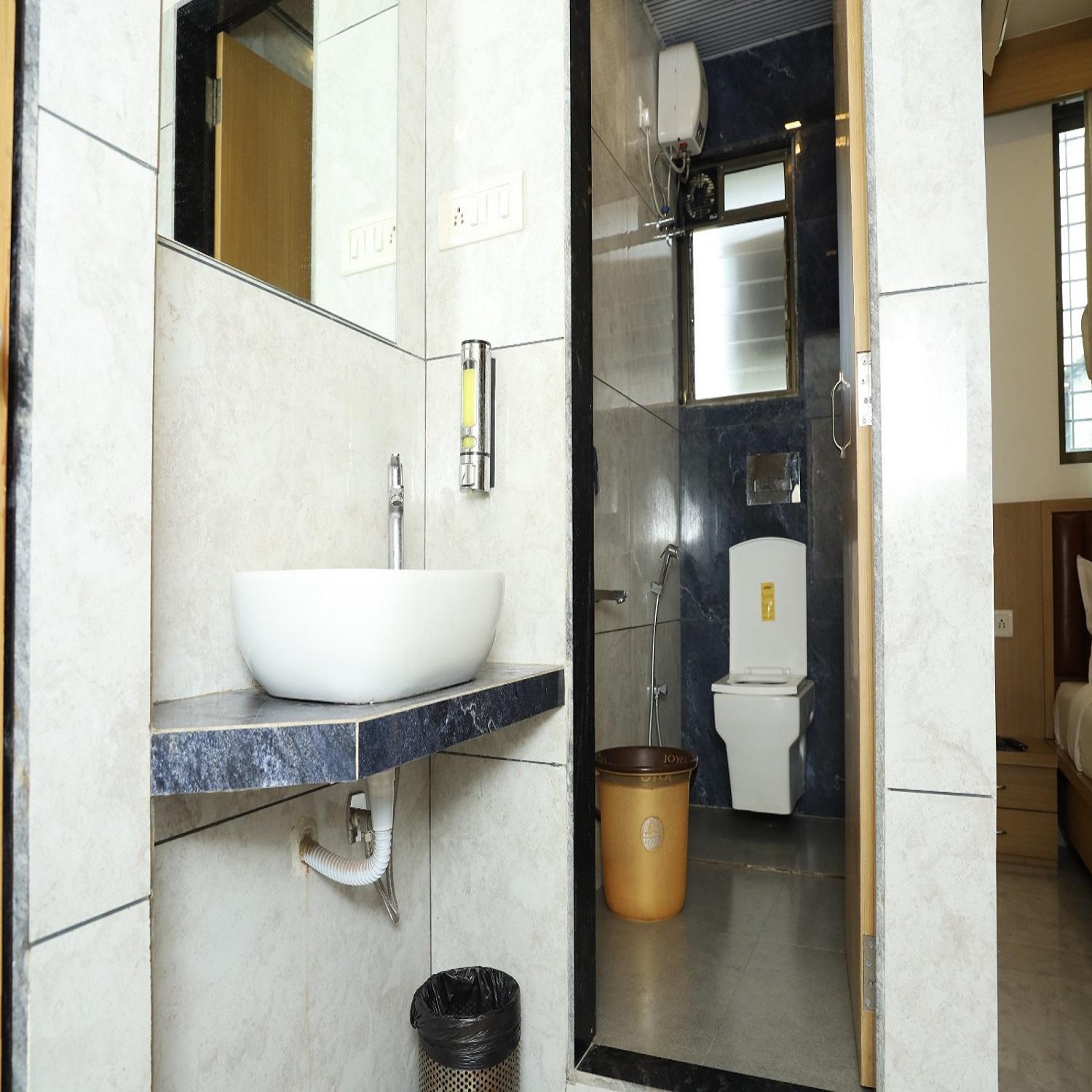 Hotel Satyam Residency Нави Мумбаи Экстерьер фото