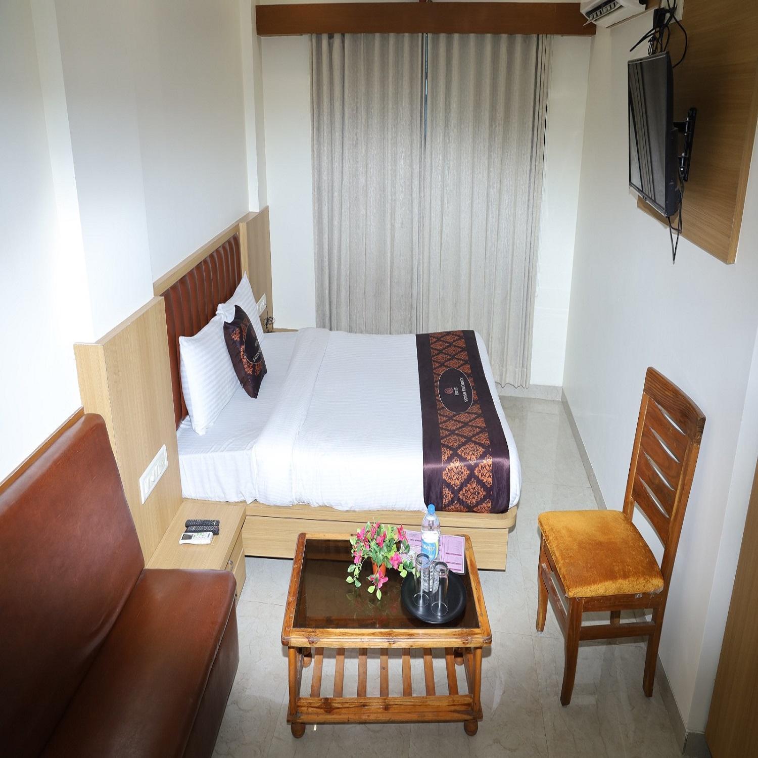 Hotel Satyam Residency Нави Мумбаи Экстерьер фото